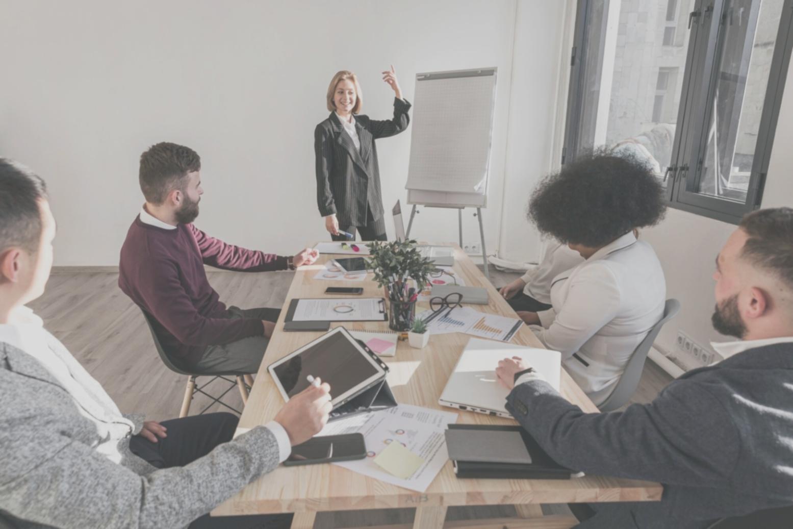 Análisis de presupuestos y control de gastos empresariales